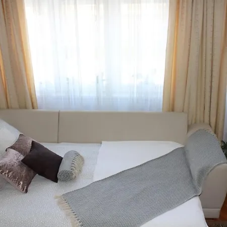 Sarafi Apartment *